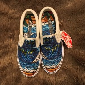 crown store vans